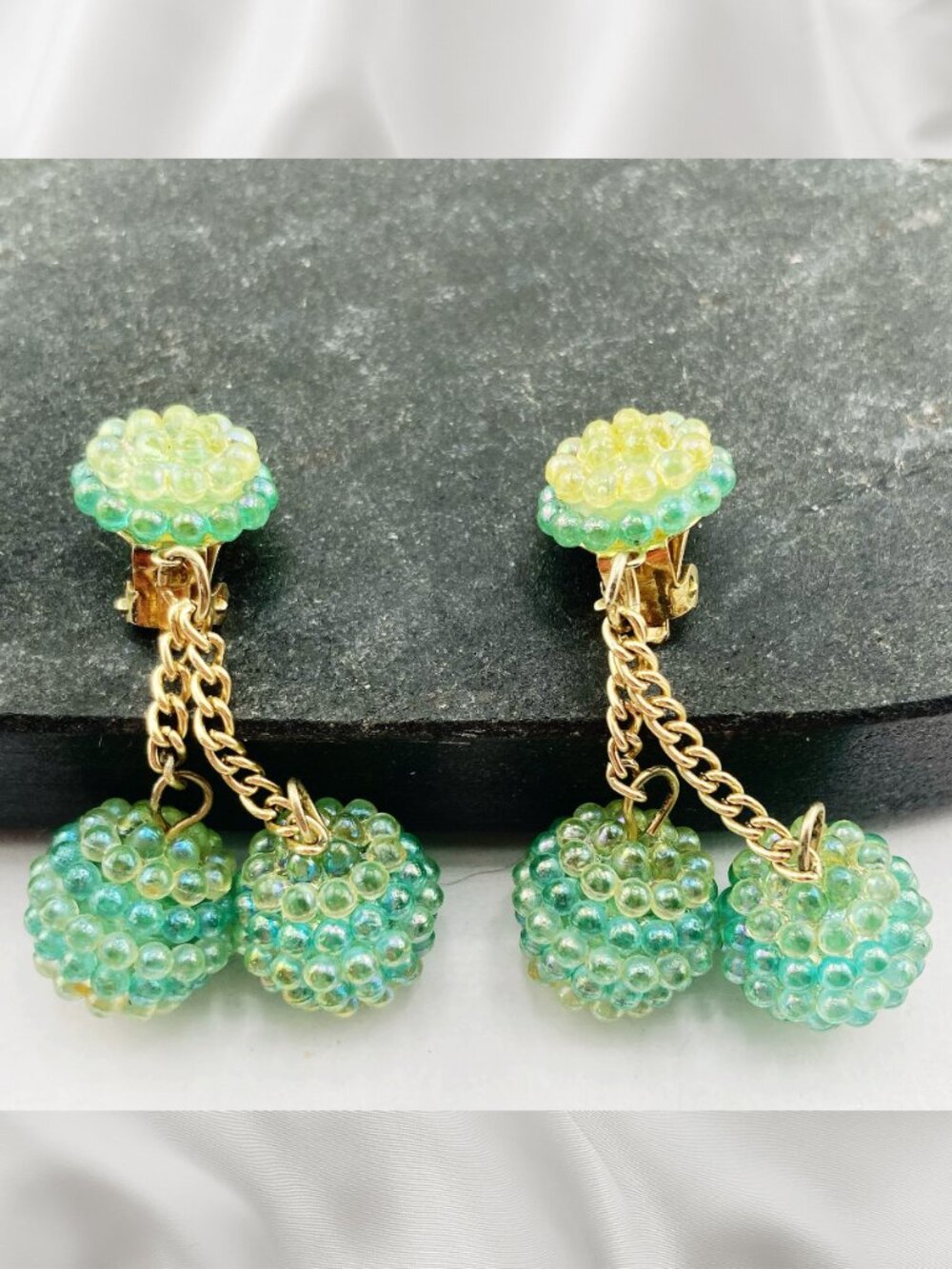 VINTAGE Mint green and aqua blue molded berry cluster clip-on dangle earrings